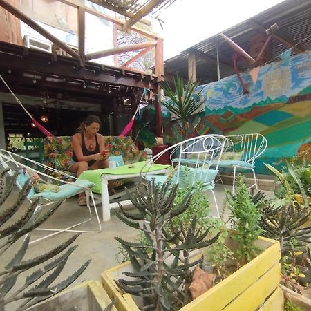 Wiracocha Hostal Mancora Bagian luar foto